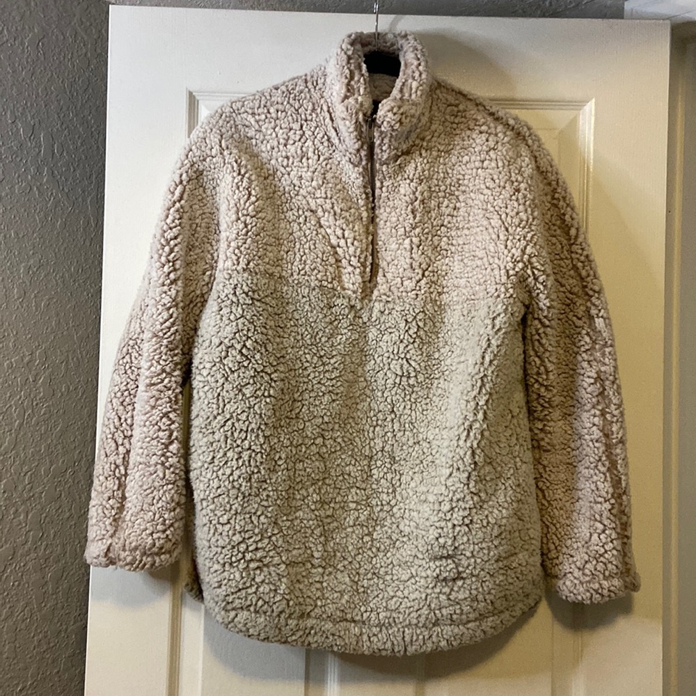 Women’s neutral Sherpa quarter zip